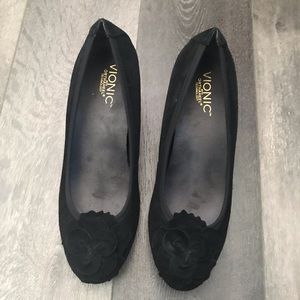 Vionic Hayes Suede Wedge Black Orthaheel size 9